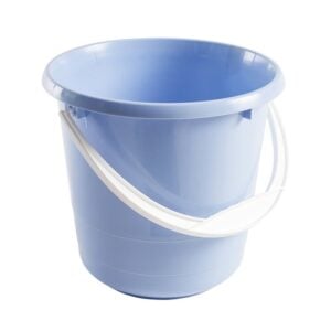 Blå plastbalja från Miska och Hushållsprodukter.