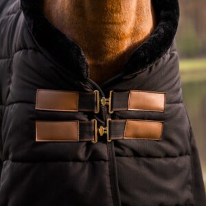 Filnamn: horsewear-läderremmar-på-väst.jpg.